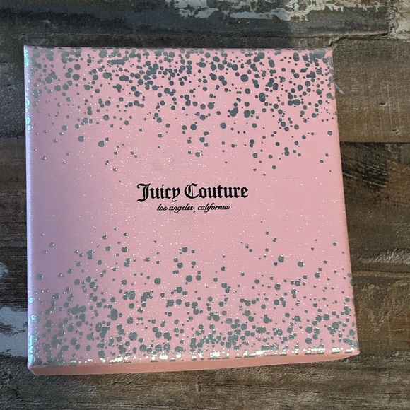 NWT | ๐ Juicy Couture Gold Heart Necklace ๐ - Picture 6 of 7